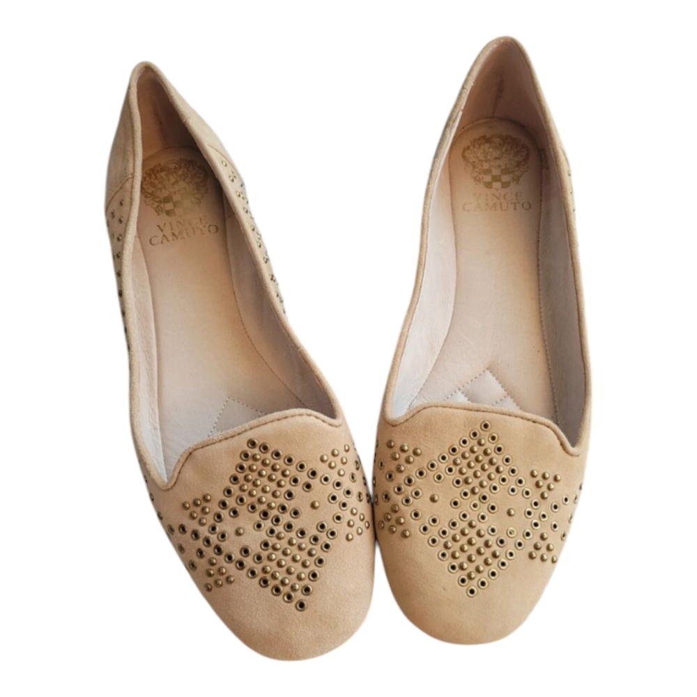 Vince Camuto Lonovan Suede Flat, Cream Beige with Gold Studs, Sz 6